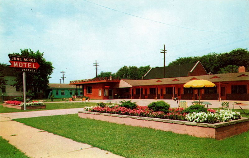 June Acres Motel (Oakwood Motel)